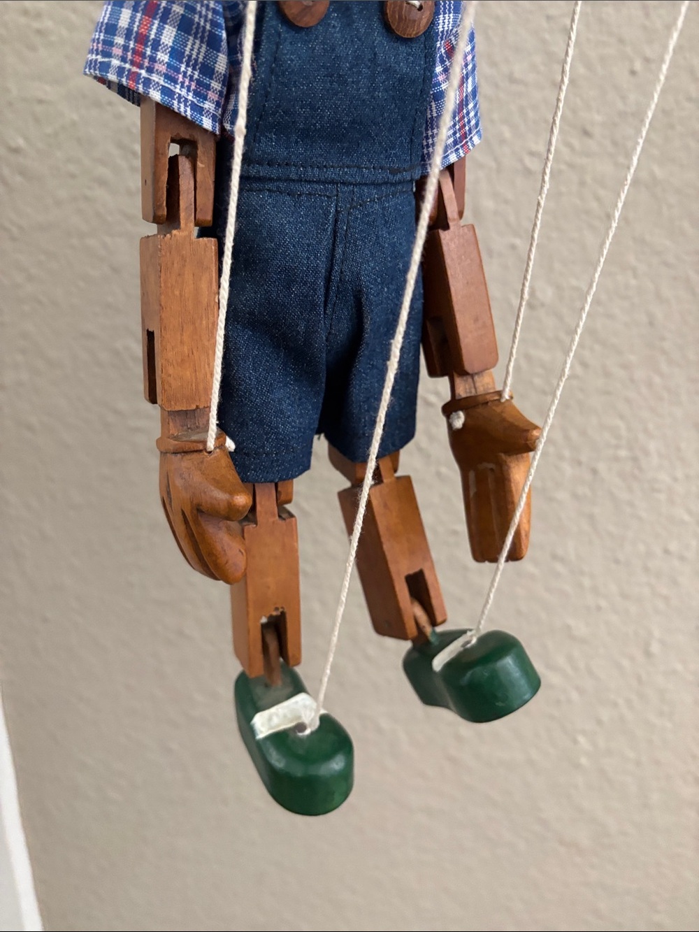 Wooden Pinocchio-Style Marionette Puppet in Green Hat - Picture 3 of 9
